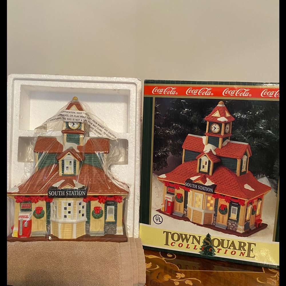 Coca Cola Town Square Collection South Station NIB